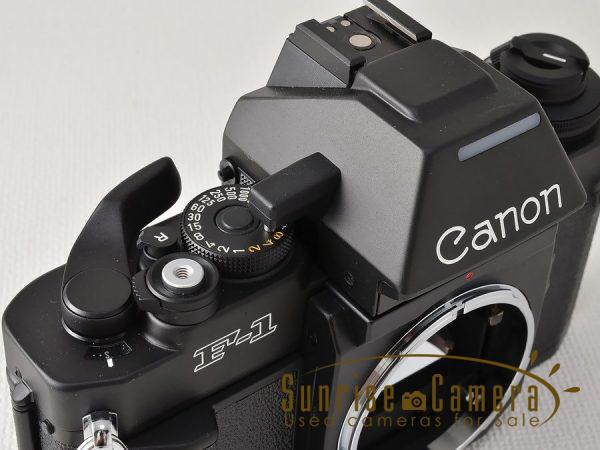 Canon New F-1のAEプリズムファインダー