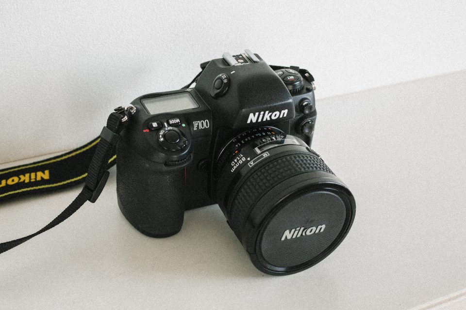 Nikon(ニコン)F100