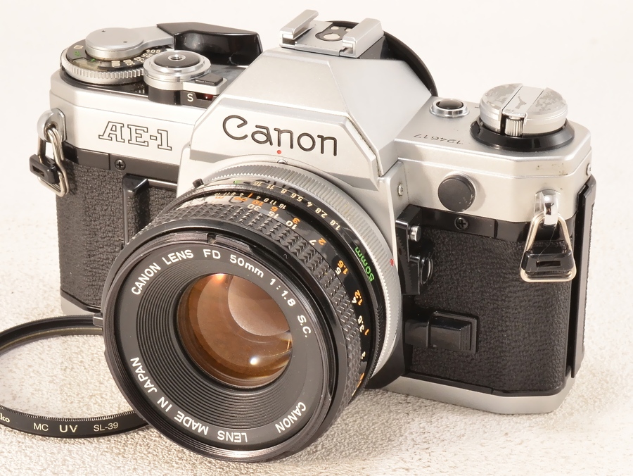 Canon AE-1 + 50mm F1.8