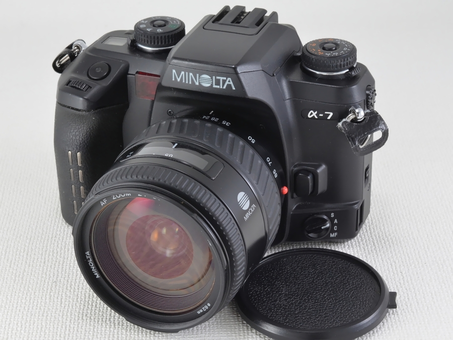 MINOLTA α-7 + 24-85mm